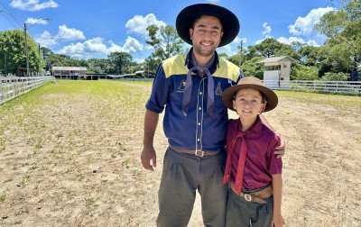 "Está no sangue": Pai e filho de Canela carregam o amor e a tradição de laçar em rodeios