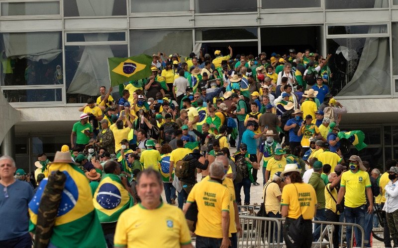 Imagens da depredação das sedes dos Três Poderes da República, em 8 de janeiro de 2023, completa três anos nesta quinta-feira (8) | abc+