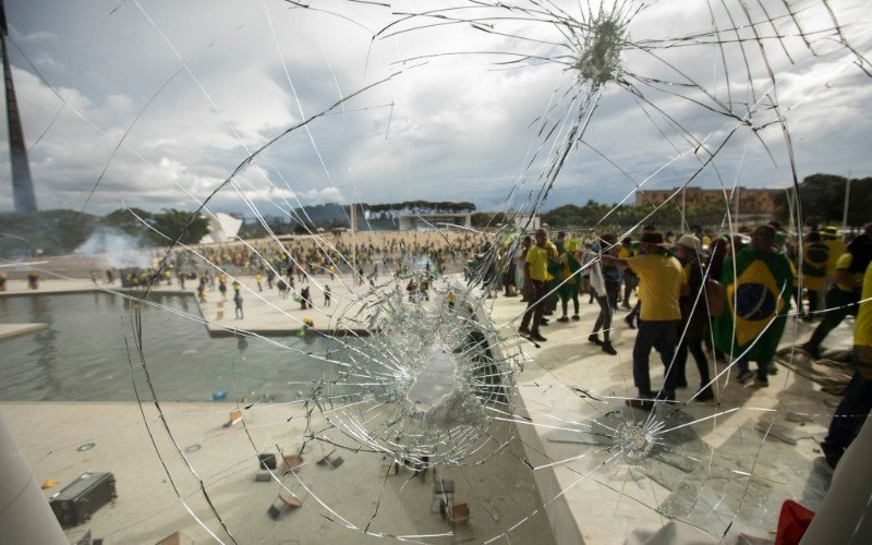 Imagens da depredação das sedes dos Três Poderes da República, em 8 de janeiro de 2023, completa três anos nesta quinta-feira (8) | abc+