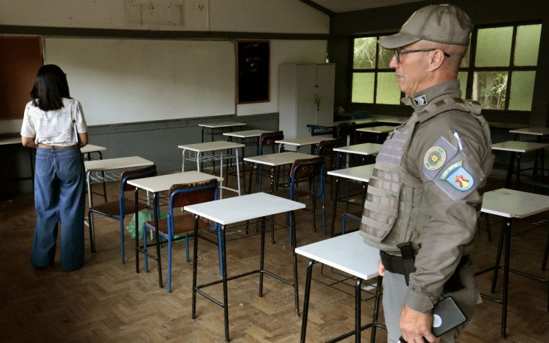 PMs da Patrulha Escolar acompanharam vistoria na manhã desta quinta-feira (8) na Escola Érico Veríssimo | abc+
