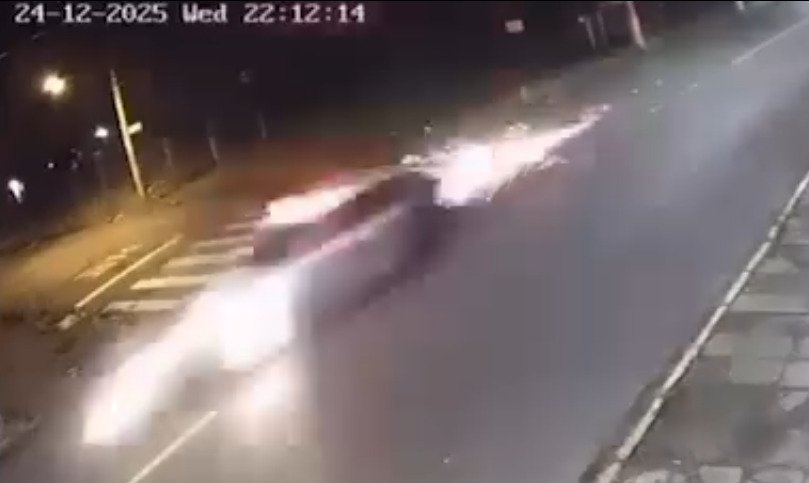 Segundo a família de Ryan, imagens mostram moto pilotada por ele sendo arrastada pela viatura da Guarda Municipal envolvida na perseguição | abc+