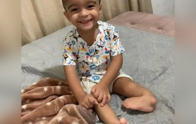 Família de Taquara organiza vaquinha para cirurgia de menino com doença rara; saiba como ajudar