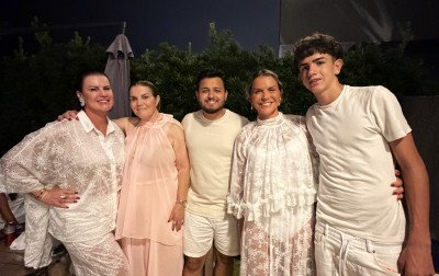 Músico de Taquara canta no réveillon para mãe e irmãs de Cristiano Ronaldo no litoral norte gaúcho