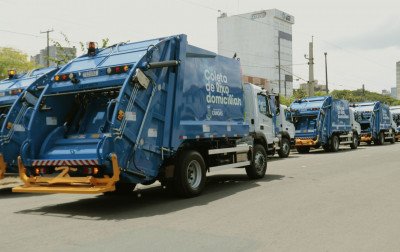 Prefeitura renova a frota dos caminhões do lixo em Canoas