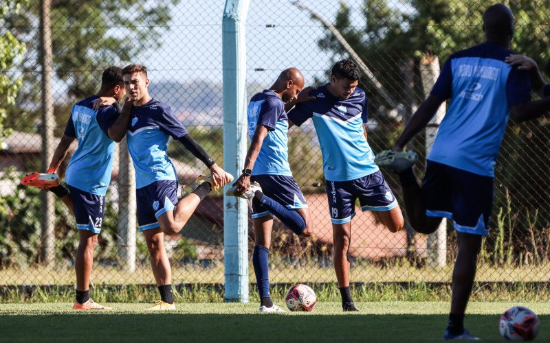 Jogadores do Novo Hamburgo se preparam para a estreia na competição | abc+