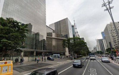 Homem morre após cair de escada de 10 metros em shopping
