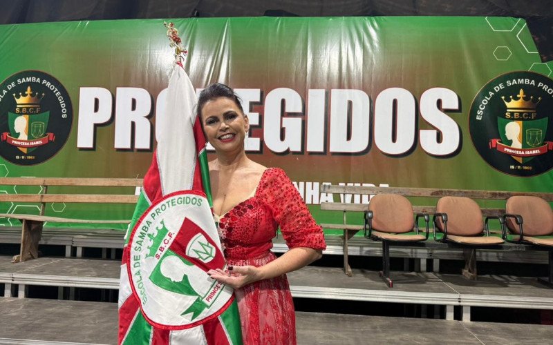 Primeira porta bandeira, Simone Ribeiro | abc+