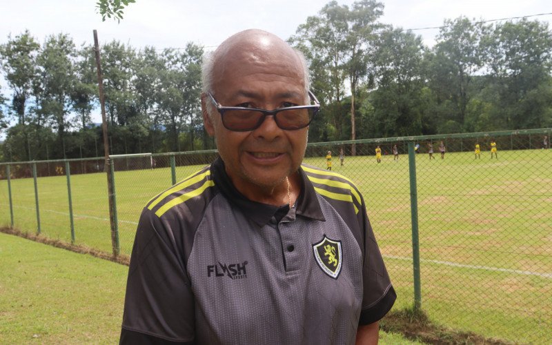 Cesar &eacute; um dos treinadores do time Bonsucesso, de Gua&iacute;ba, e lembra de quando p&ocirc;de brilhar na Copa Cidade Verde