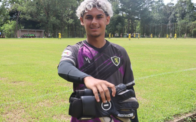 Luis participou da Copa Cidade Verde pelo time Bonsucesso e sonha em ser goleiro, assim como Alisson Becker