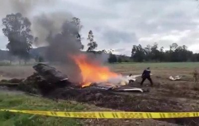 VÍDEO: Imagens mostram avião em chamas logo após queda que matou cantor e outras cinco pessoas