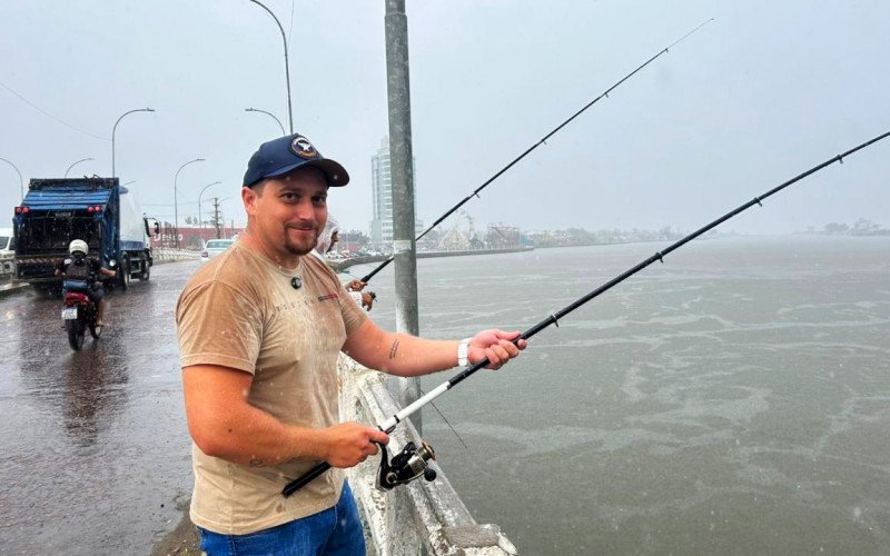 Joel, de Candelária, praticou a pesca pela primeira vez em Tramandaí | abc+