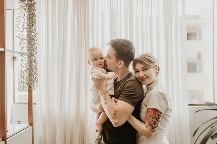Isabel Veloso, o marido, Lucas Borbas, e o filho, Arthur | abc+