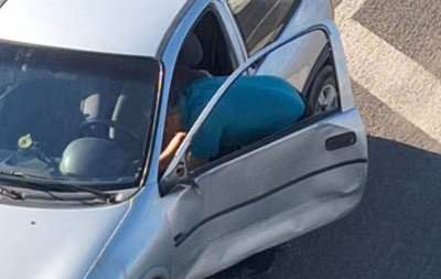BR-116: Carro é arremessado para o acostamento em colisão com caminhão