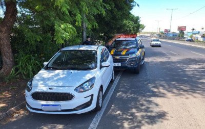 BR-116: Perseguição termina com dois presos em carro roubado em Novo Hamburgo