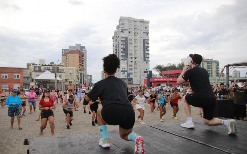 Aulão de FitDance realizado pelo Grupo Sinos | abc+