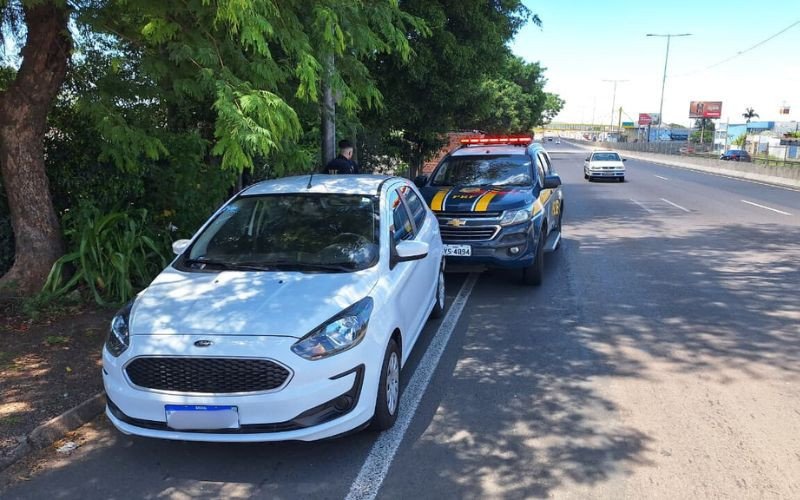 Perseguição termina em dois presos com carro roubado na BR-116 | abc+