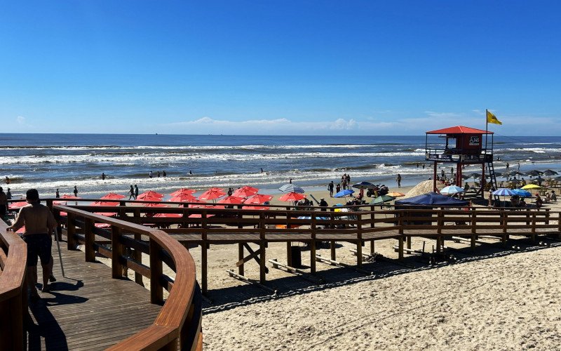Passagem sobre as dunas foi facilitada com o mirante
