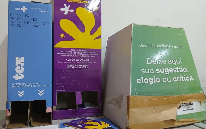 Caixas vazias, sem preservativos, podem ser vistas em unidades de saúde de Canoas | abc+