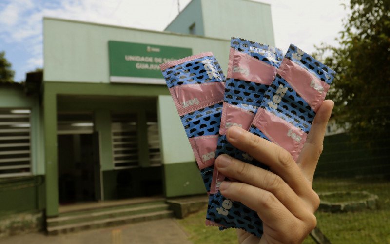 Na Unidade de Saúde Guajuviras os preservativos estão à disposição de quem quiser pegar | abc+