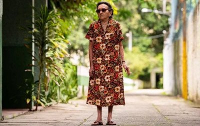 Quem é Dona Sebastiana de O Agente Secreto: Cotada para o Oscar estreou como atriz aos 72 anos
