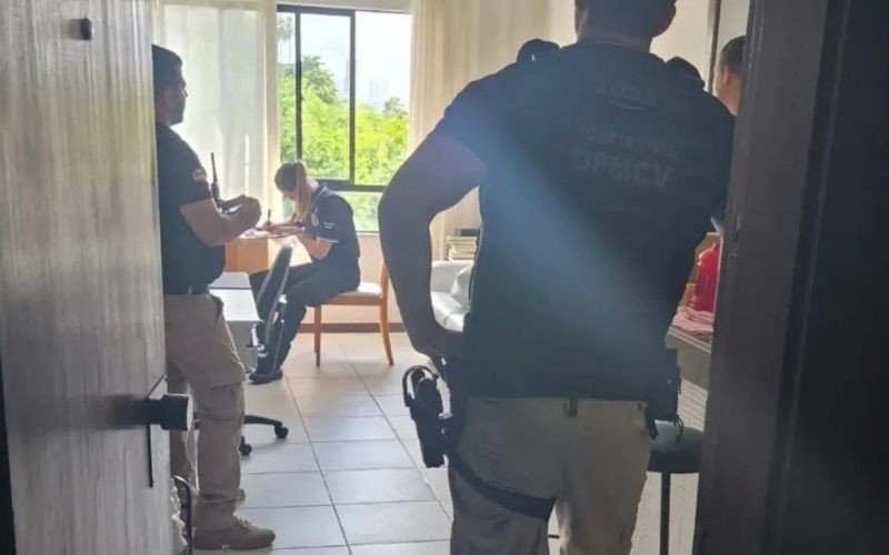Em Salvador, Polícia do RS apreende eletrônicos na casa de fotógrafo preso em Porto Alegre