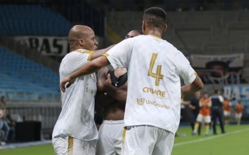 Ronald Barcellos marcou um golaço para o São José diante do Grêmio | abc+