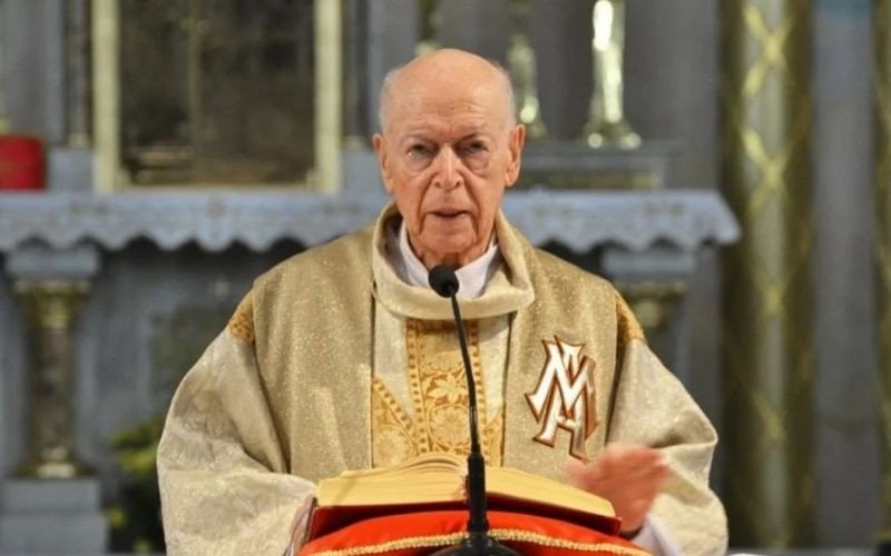 Padre José Luciano Jacques morreu durante oração | abc+