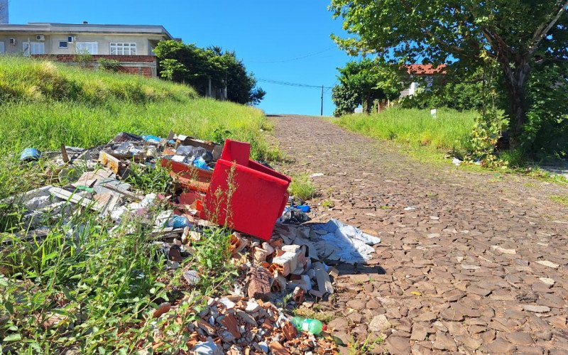 Moradores relatam inúmeros problemas em ruas do loteamento das Acácias no bairro Bela Vista