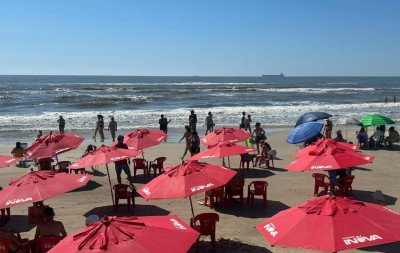 Quinta-feira de sol e calor garante cenário de verão em Tramandaí