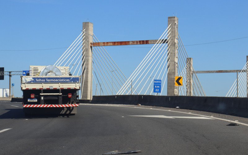 PRF solicita radares na ponte estaiada da BR-448, no entorno da Arena do Grêmio, em ambos sentidos após sequência de acidentes com mortes registrados no local