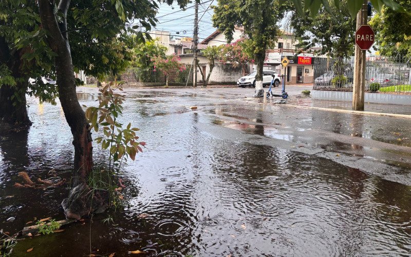 Em Novo Hamburgo, Rua Caçador teve alagamento | abc+