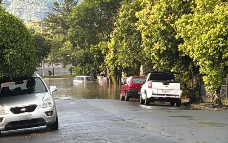 Carro chegou a ficar embaixo d'água em Sapiranga | abc+