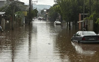 Cidade do RS registra acumulado superior a 100 milímetros de chuva em temporal; confira os volumes na região