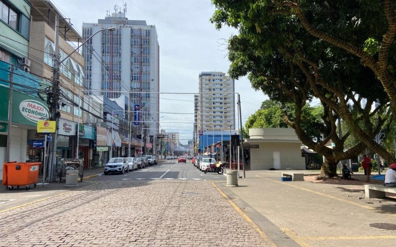 Remoção do Natal de Novo Hamburgo 2025 continua nesta sexta-feira (16)
