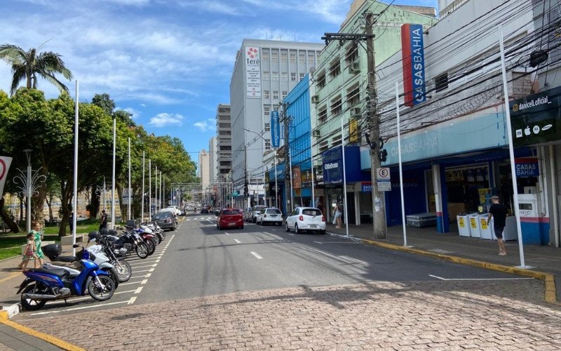 Remoção do Natal de Novo Hamburgo 2025 continua nesta sexta-feira (16)