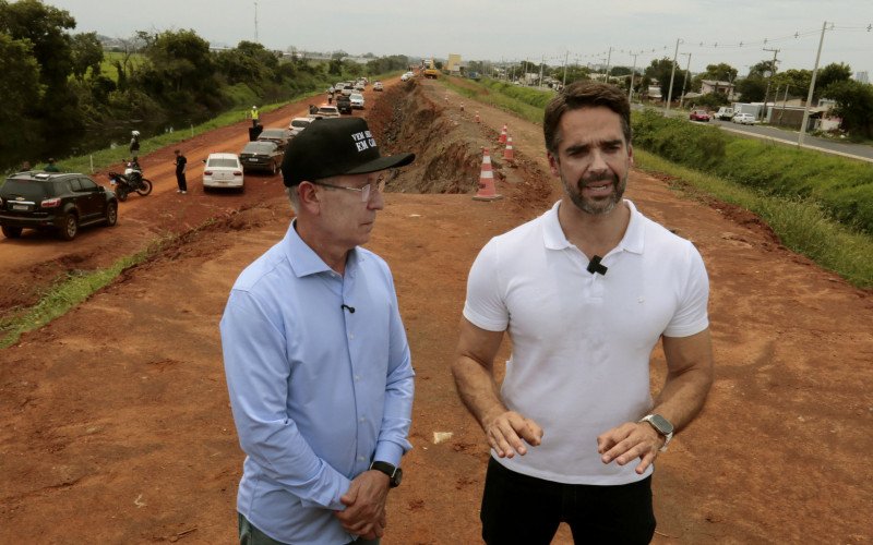 Prefeito Airton Souza e governador Eduardo Leite visitaram o Dique da Mathias Velho nesta sexta-feira (16) | abc+