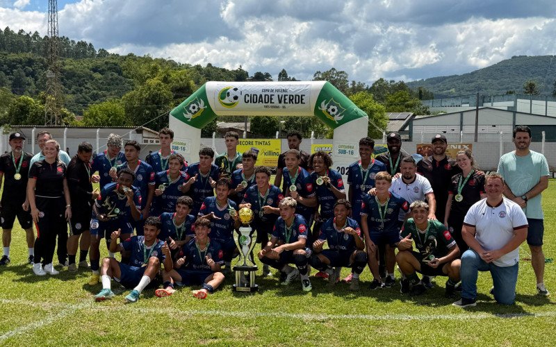 Gramadense celebra título sub-16 e participações marcantes na 16ª Copa Cidade Verde