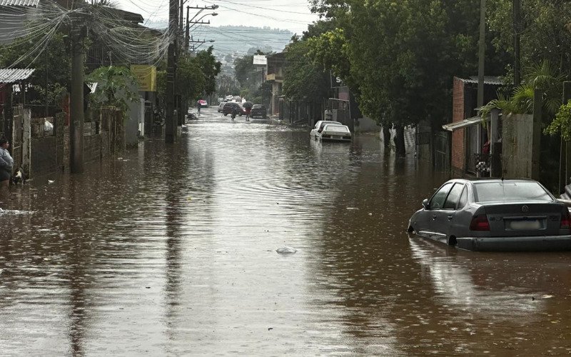 Rua Bruno Werner Storck, em Novo Hamburgo, ficou alagada | abc+