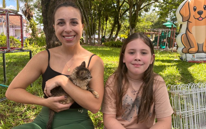 Thaís e Mariana com o novo membro da família | abc+