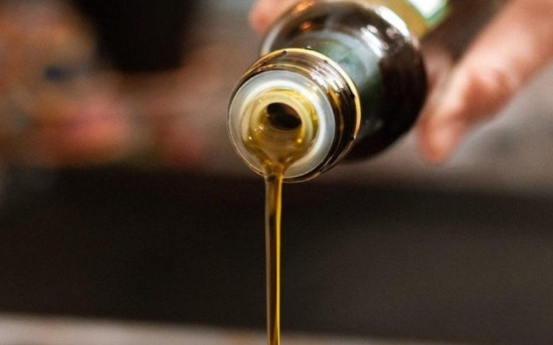Azeite importado da Europa: hoje paga 10% de tarifa e passará a pagar zero após redução gradual | abc+