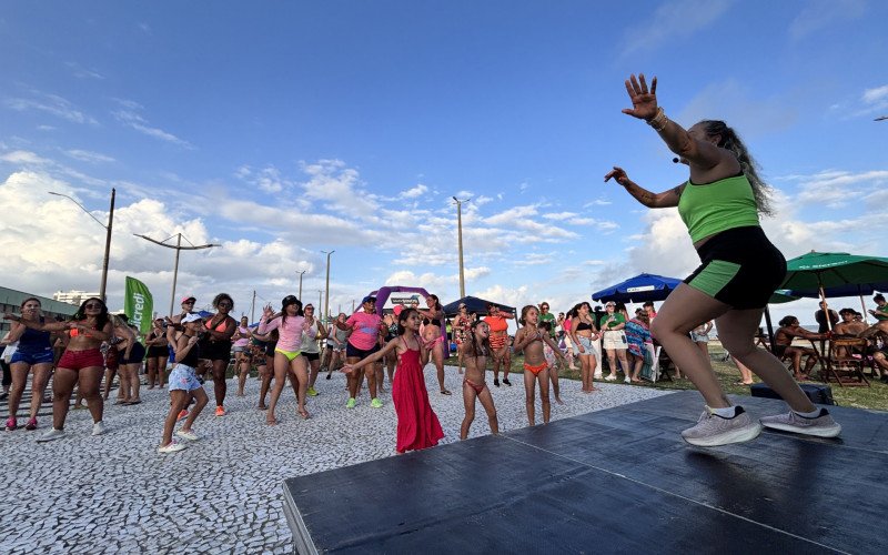 Aulão Sicredi de FitDance em Tramandaí