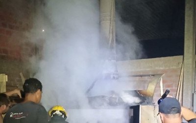 Incêndio atinge madeireira em Nova Hartz