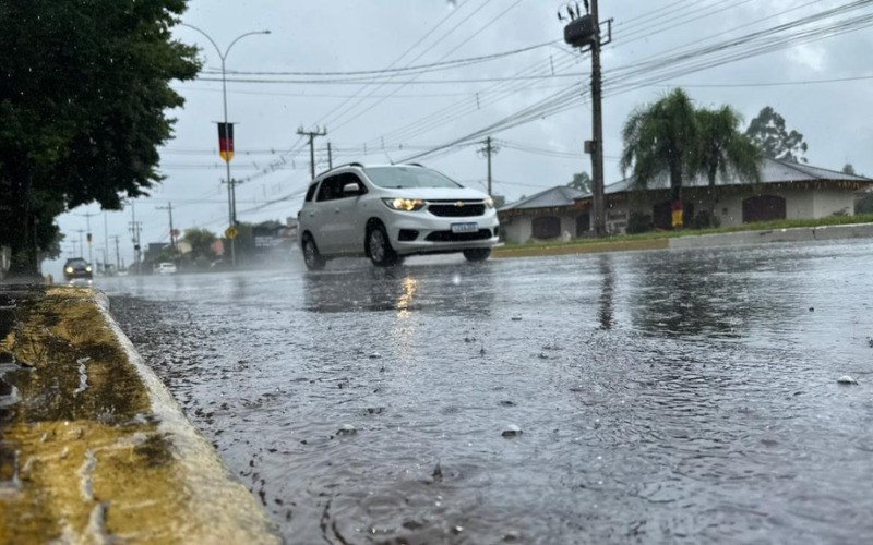 Pancadas de chuva marcaram o domingo (18) no Vale do Sinos | abc+
