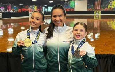 Antônia e Rafaela com a treinadora Bárbara Arena