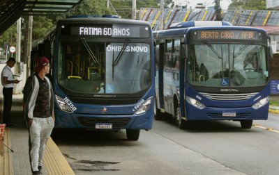 "Ônibus zerados": Nova Santa Rita renova transporte com mais quatro veículos novos para atender à população