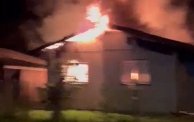 Casa fica destruída após incêndio no Vale do Paranhana; veja vídeo