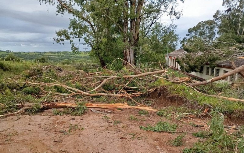 Tornado passa por Pinheiro Machado no domingo (18)