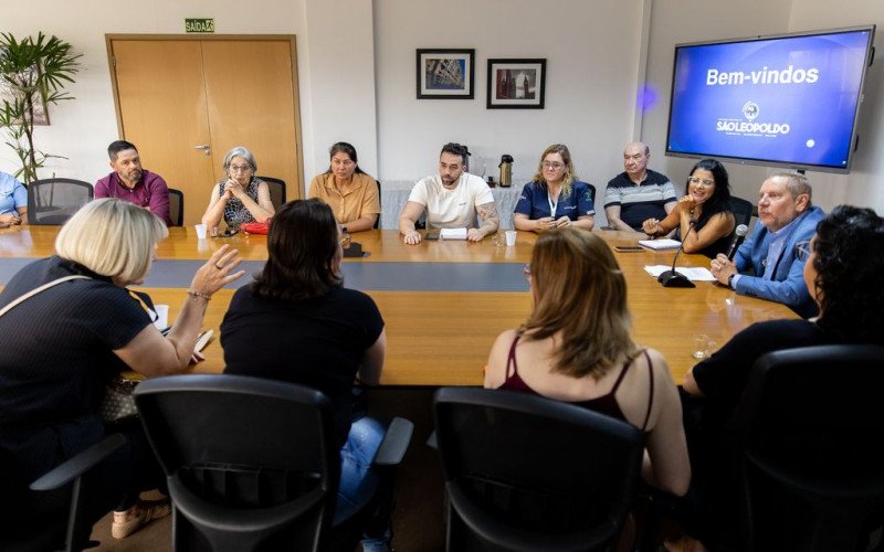 Anúncio do mutirão foi confirmado pelo prefeito Heliomar Franco durante encontro com representantes de pacientes oncológicas no 7º andar do Centro Administrativo