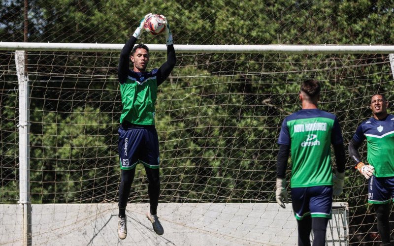 Noia treina para conquistar a primeira vitória na competição | abc+