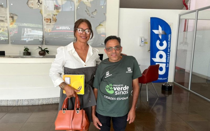 Delisia e Milton divulgaram iniciativa na sede do Grupo Sinos | abc+